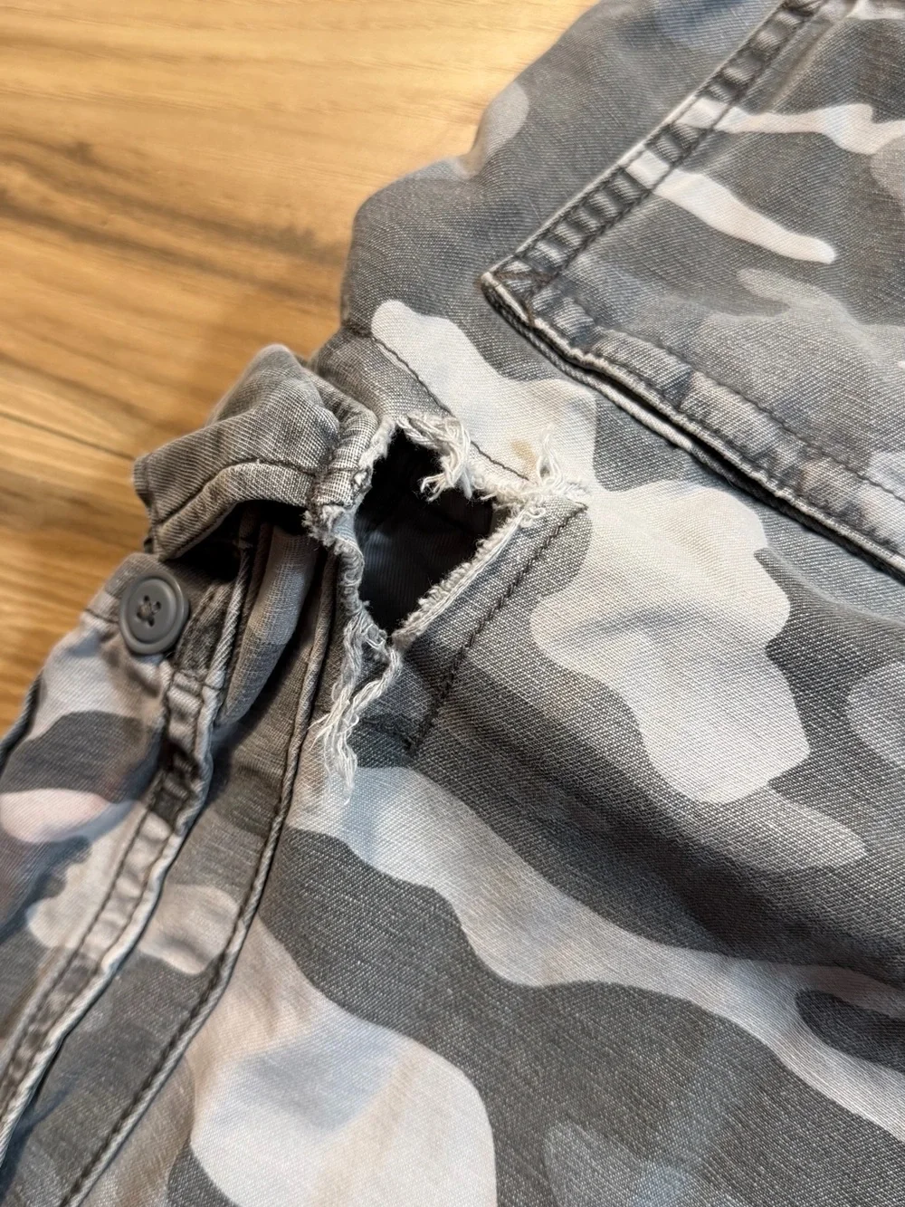 Faded Glory Men’s Gray Camo Cargo Shorts Cotton Canvas Flat Front Button Pockets